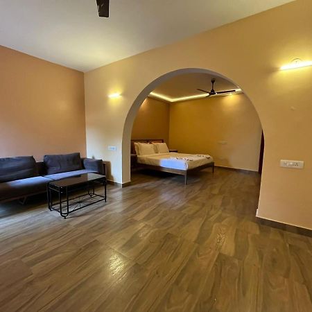 Rococco Ashvem Hotel Мандрем Екстериор снимка